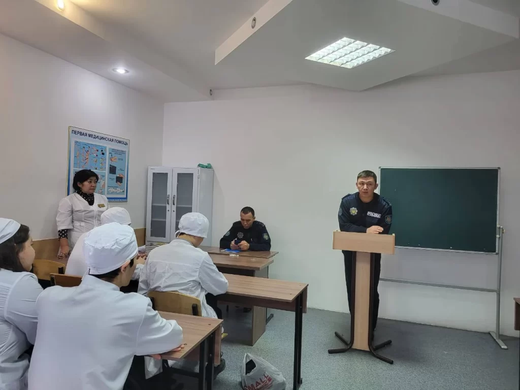 Кәмелетке толмағандар арасындағы қылмыс және алаяқтық